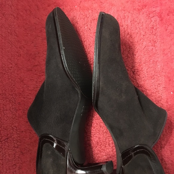 Women shoes - Picture 2 of 3